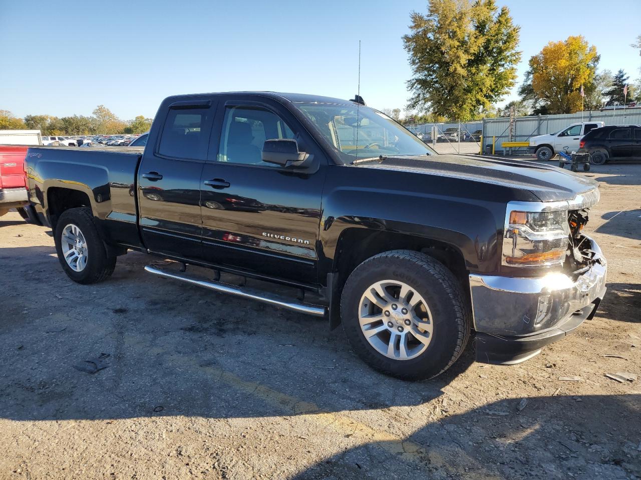 2017 CHEVROLET SILVERADO - Image 4