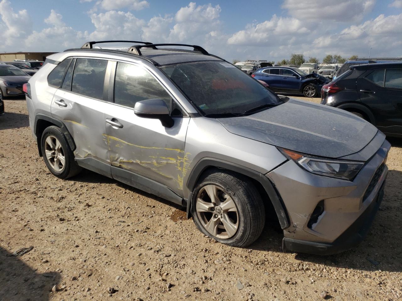 2020 TOYOTA RAV4 XLE - Image 4