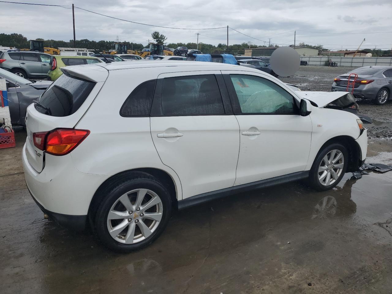 2015 MITSUBISHI OUTLANDER - Фото 3