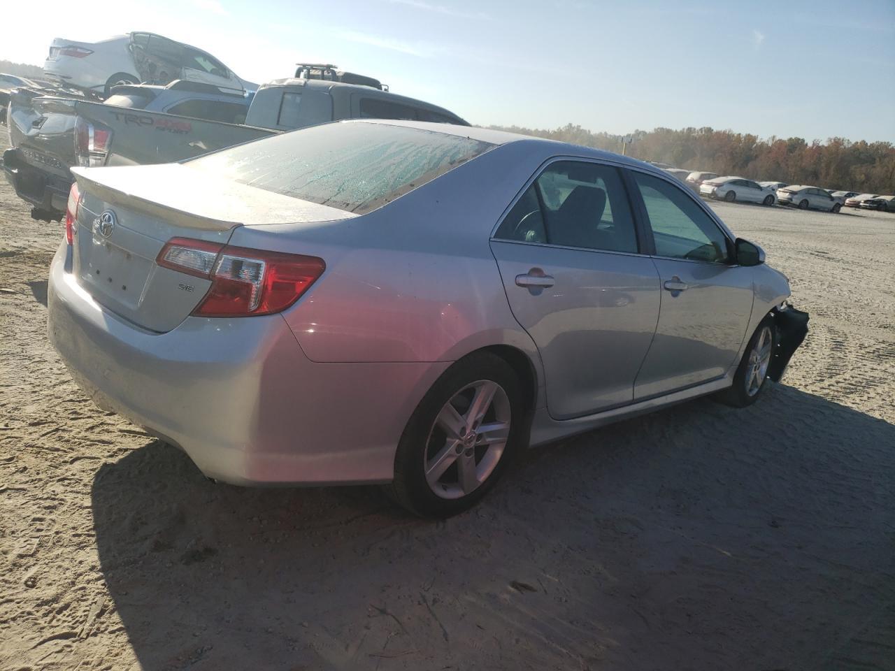 2014 TOYOTA CAMRY L - Image 3