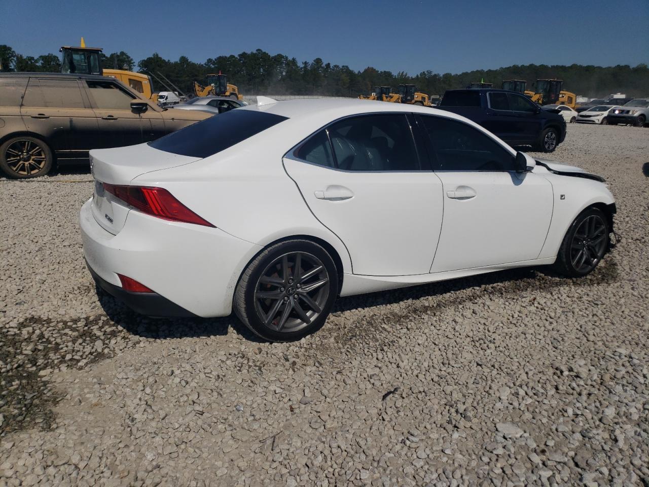 2017 LEXUS IS 200T - Фото 3