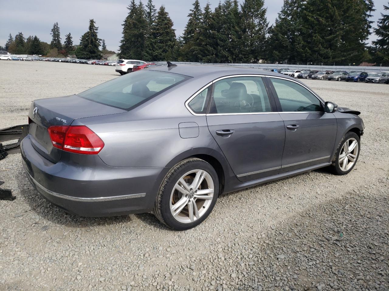2013 VOLKSWAGEN PASSAT SEL - Image 3
