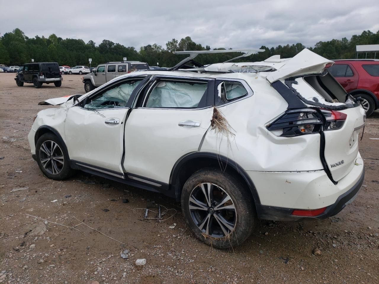 2018 NISSAN ROGUE S - Фото 2