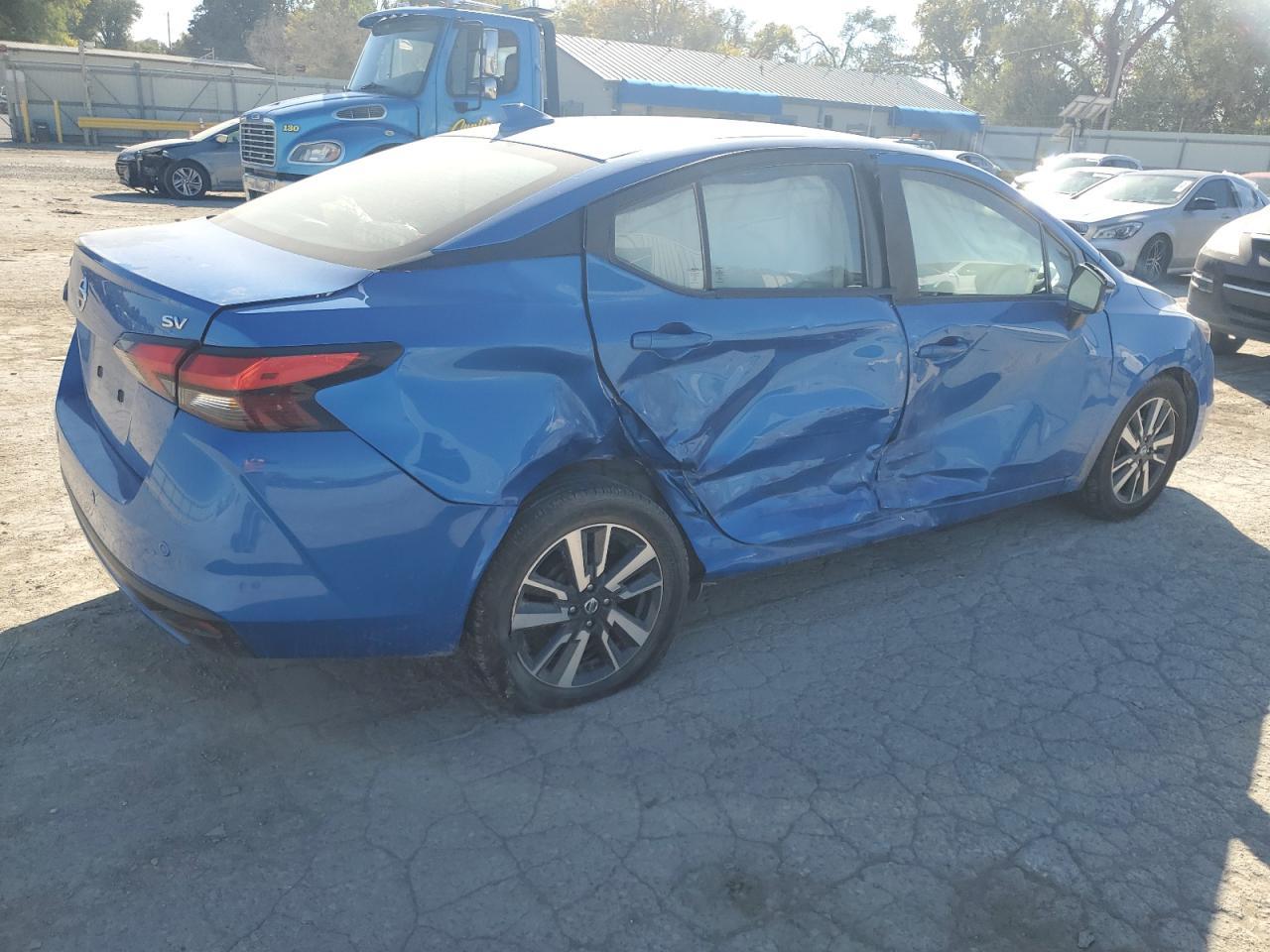 2021 NISSAN VERSA SV - Фото 3