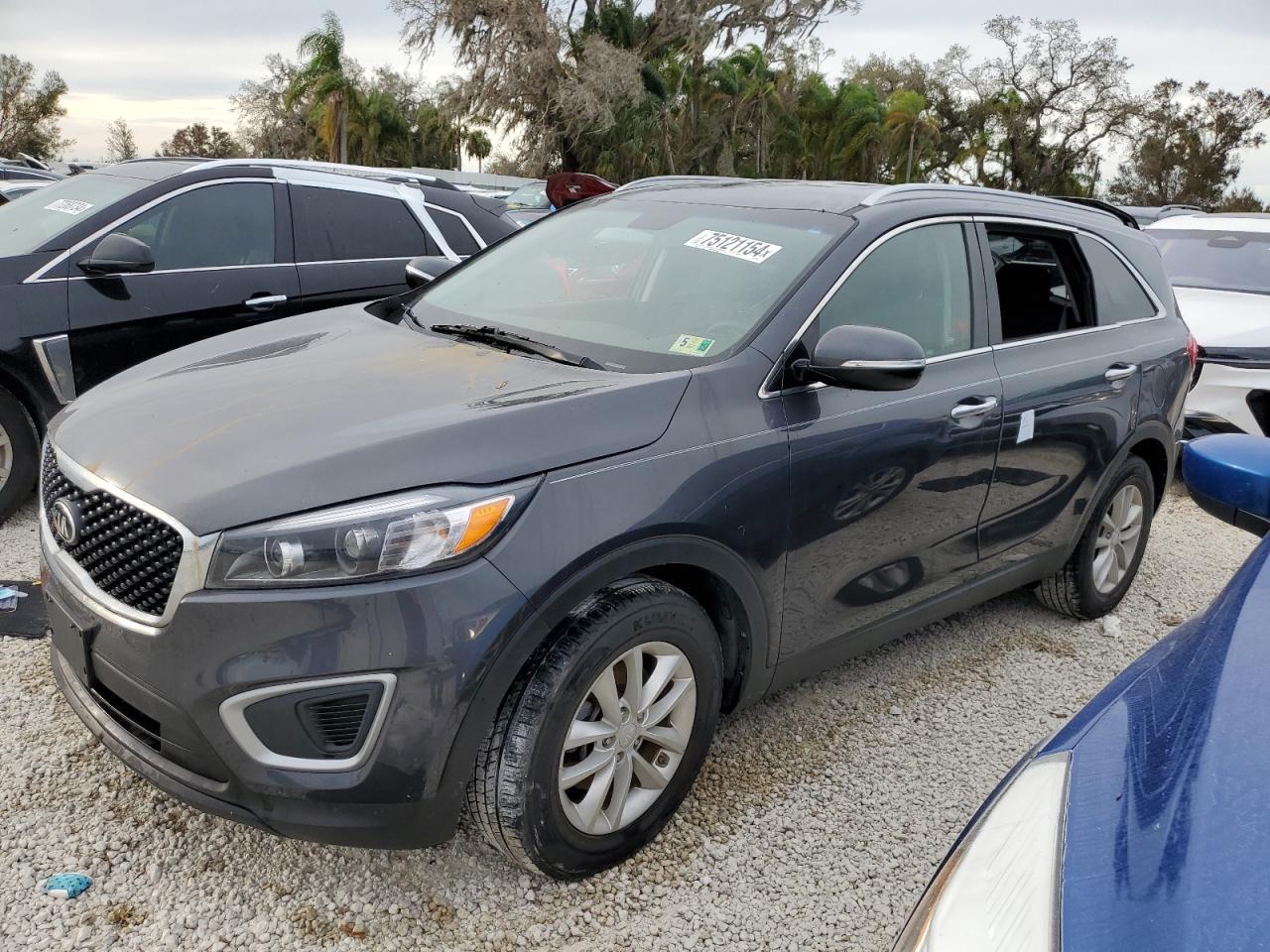 2018 KIA SORENTO LX car image