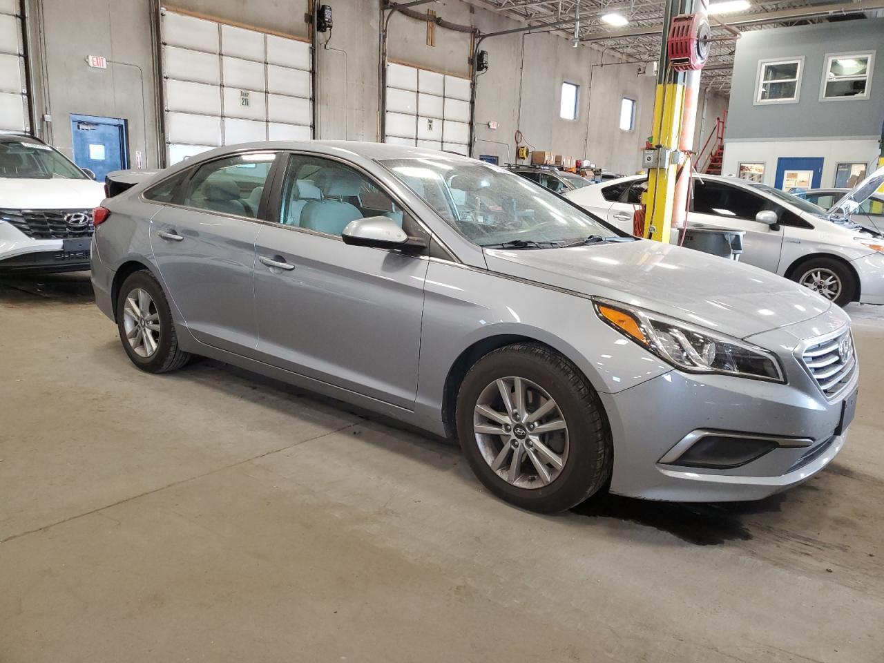 2017 HYUNDAI SONATA SE - Фото 4
