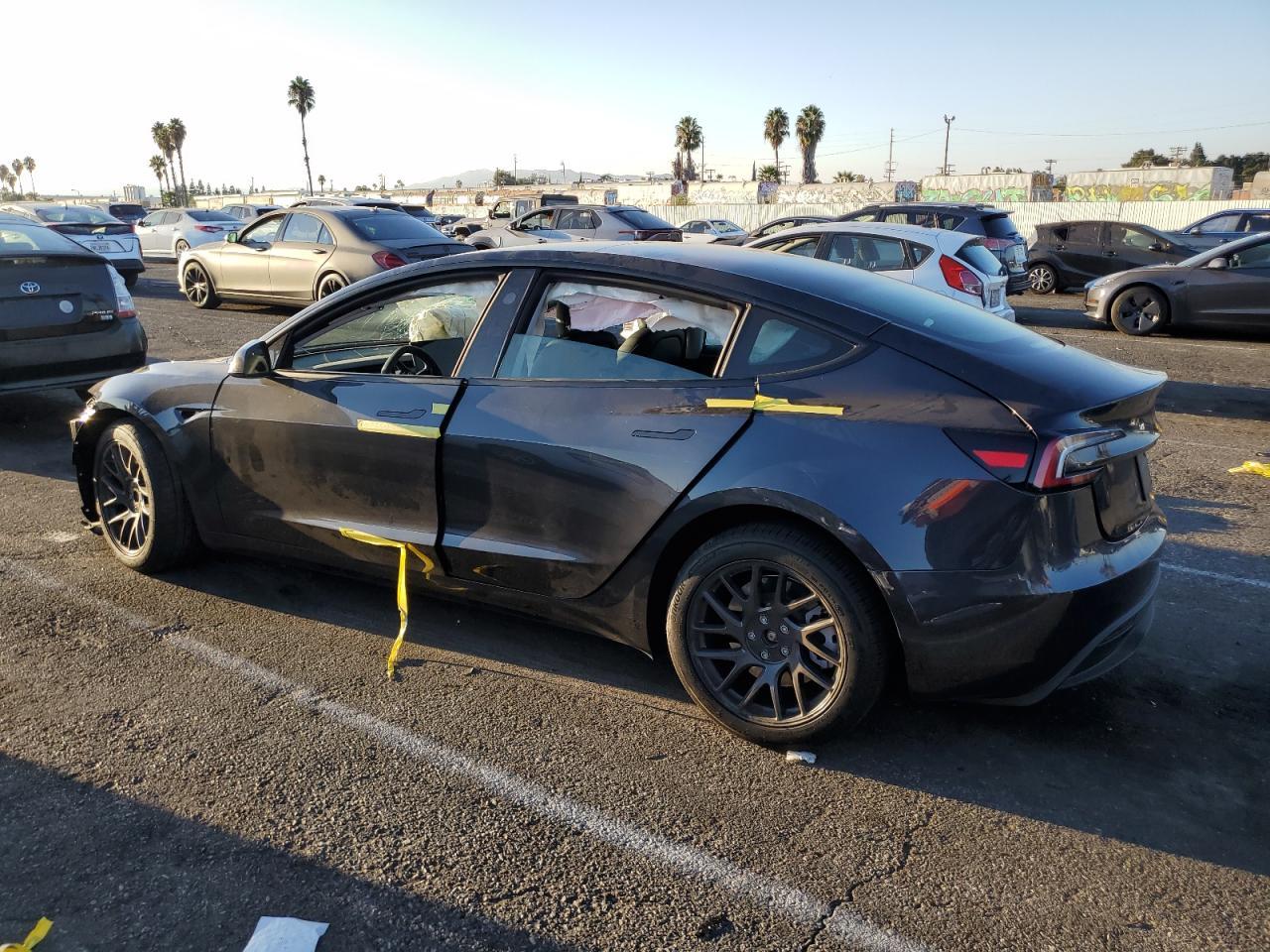 2024 TESLA MODEL 3 - Фото 2