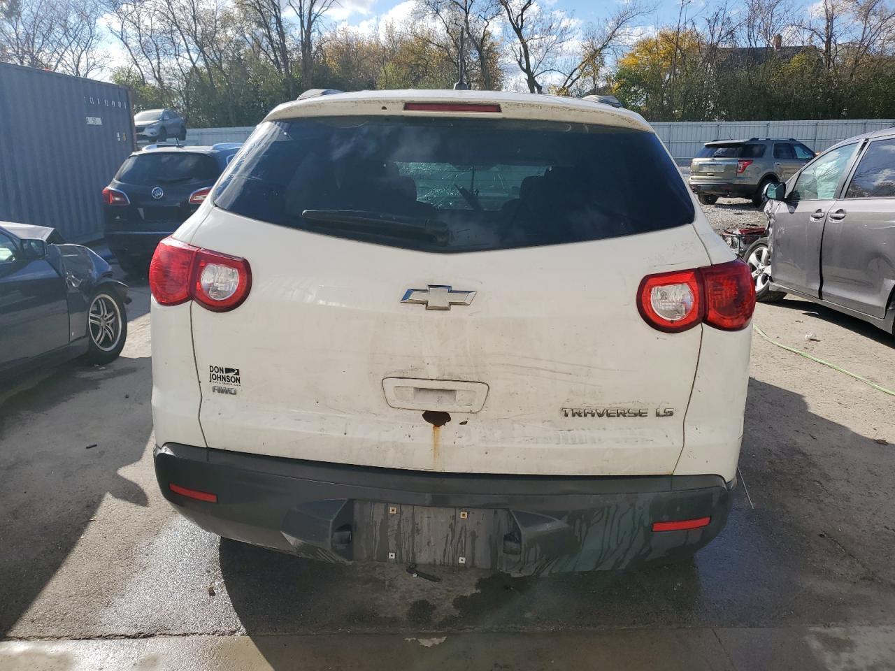 2011 CHEVROLET TRAVERSE L - Image 6