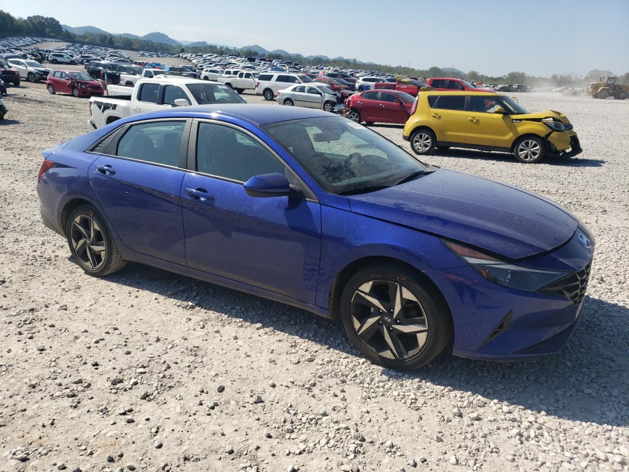 2023 HYUNDAI ELANTRA SE - Image 4