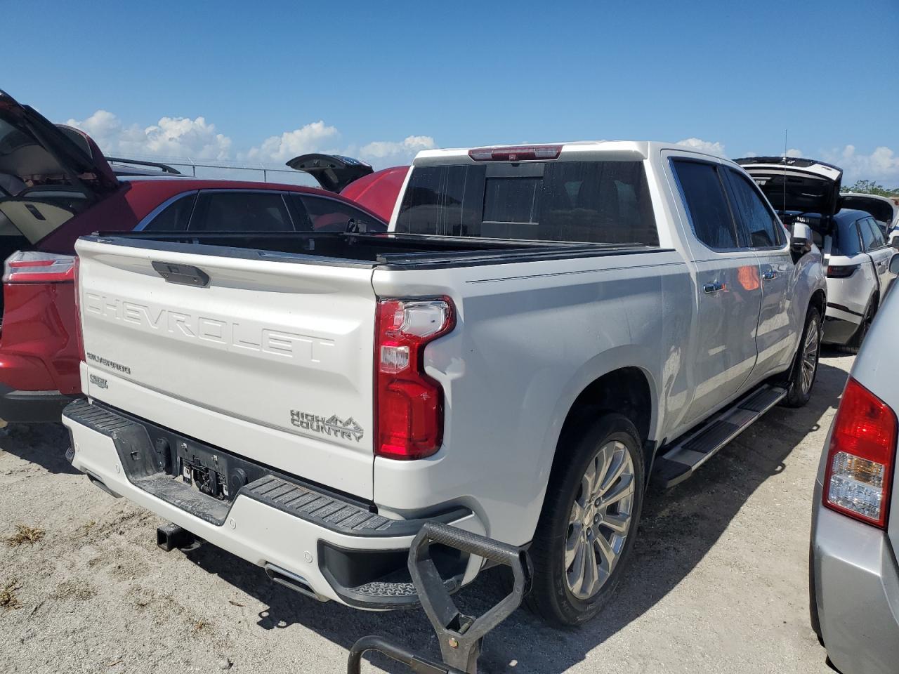 2019 CHEVROLET SILVERADO - Фото 3