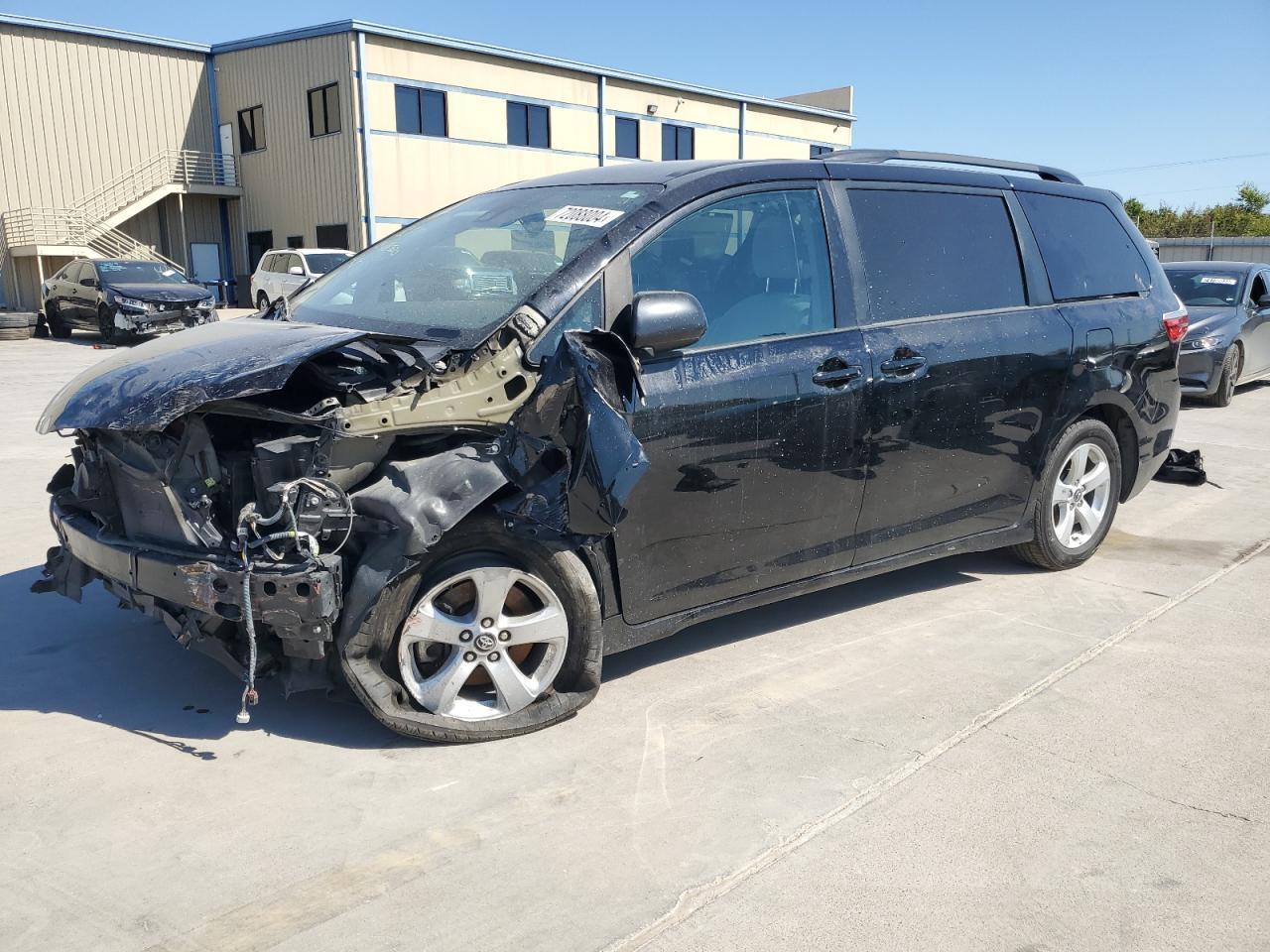 2019 TOYOTA SIENNA LE