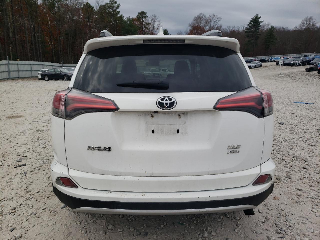 2016 TOYOTA RAV4 XLE - Фото 6