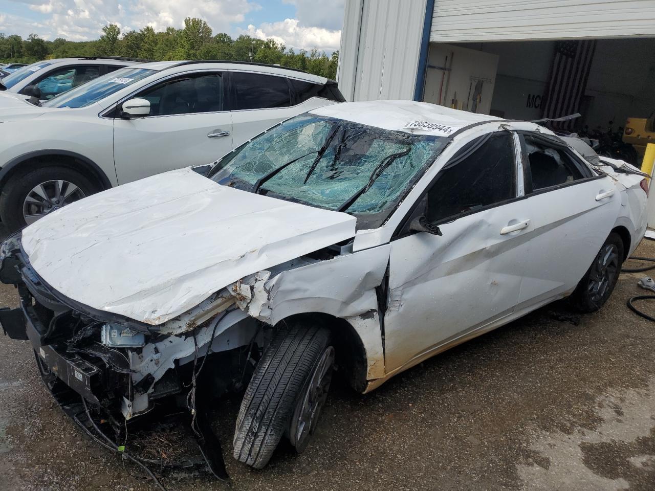 2024 HYUNDAI ELANTRA SE