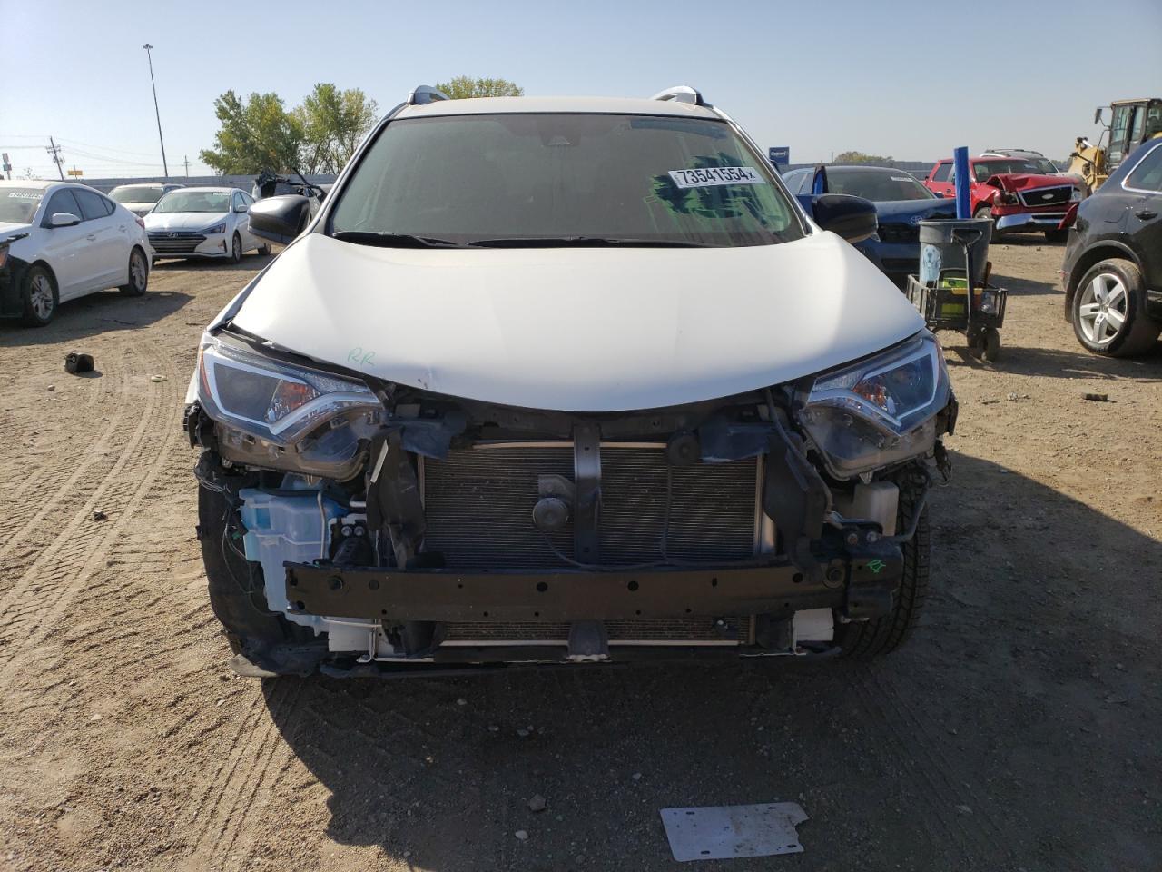 2017 TOYOTA RAV4 LE - Фото 5