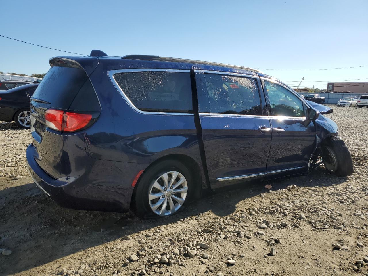 2017 CHRYSLER PACIFICA T - Image 3