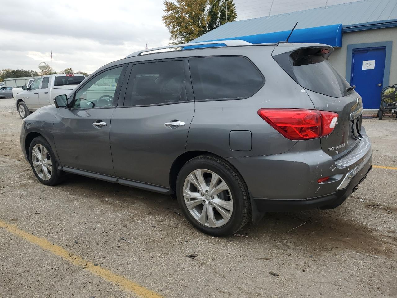 2018 NISSAN PATHFINDER - Фото 2