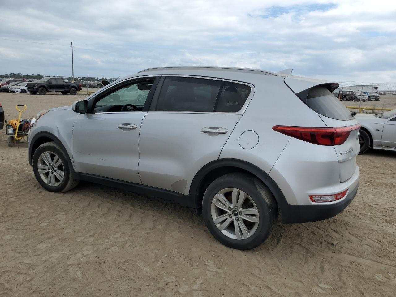 2017 KIA SPORTAGE L - Image 2