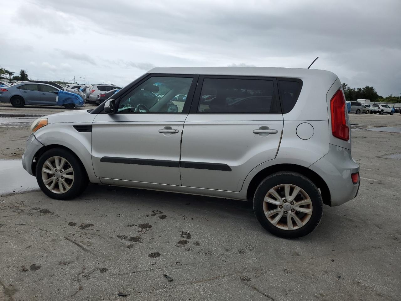 2013 KIA SOUL + - Image 2
