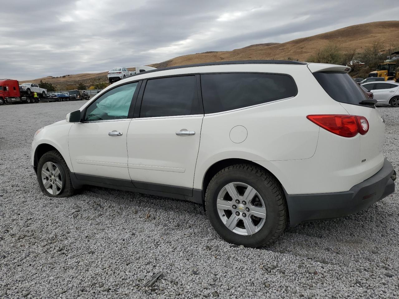 2012 CHEVROLET TRAVERSE L - Фото 2