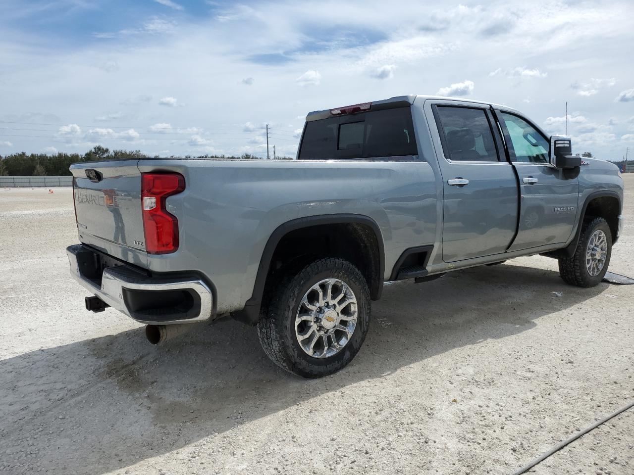 2024 CHEVROLET SILVERADO - Фото 3