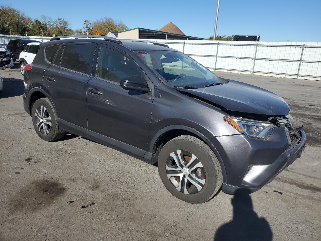 2018 TOYOTA RAV4 LE - Image 4