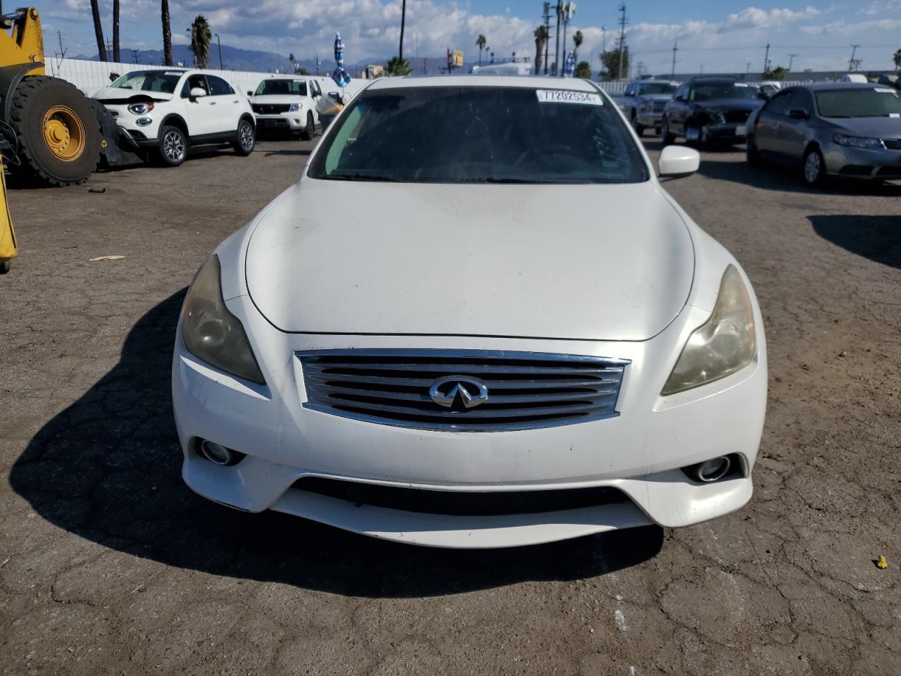 2011 INFINITI G37 - Image 5