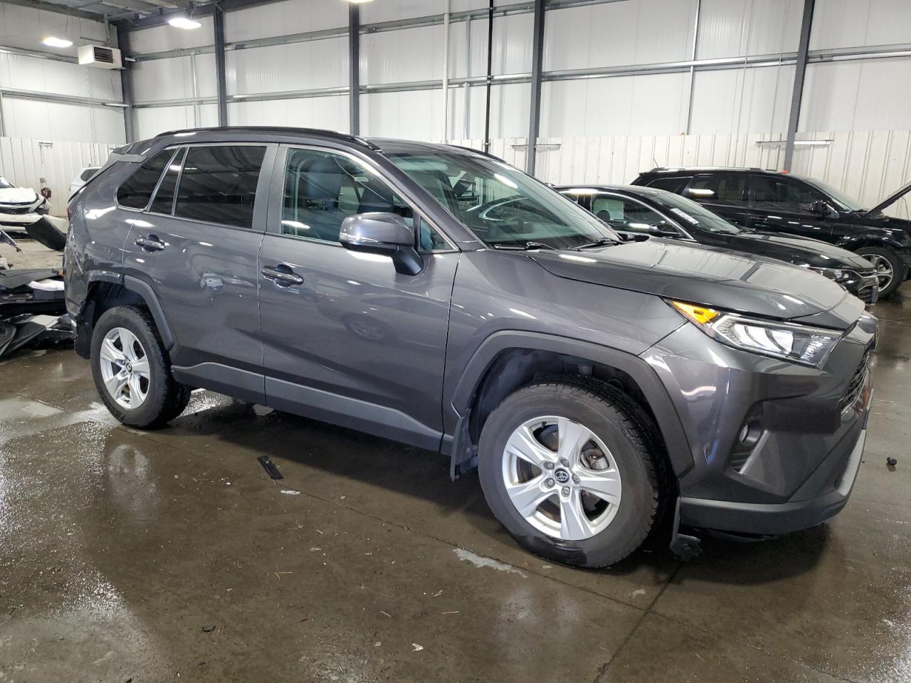 2020 TOYOTA RAV4 XLE - Image 4