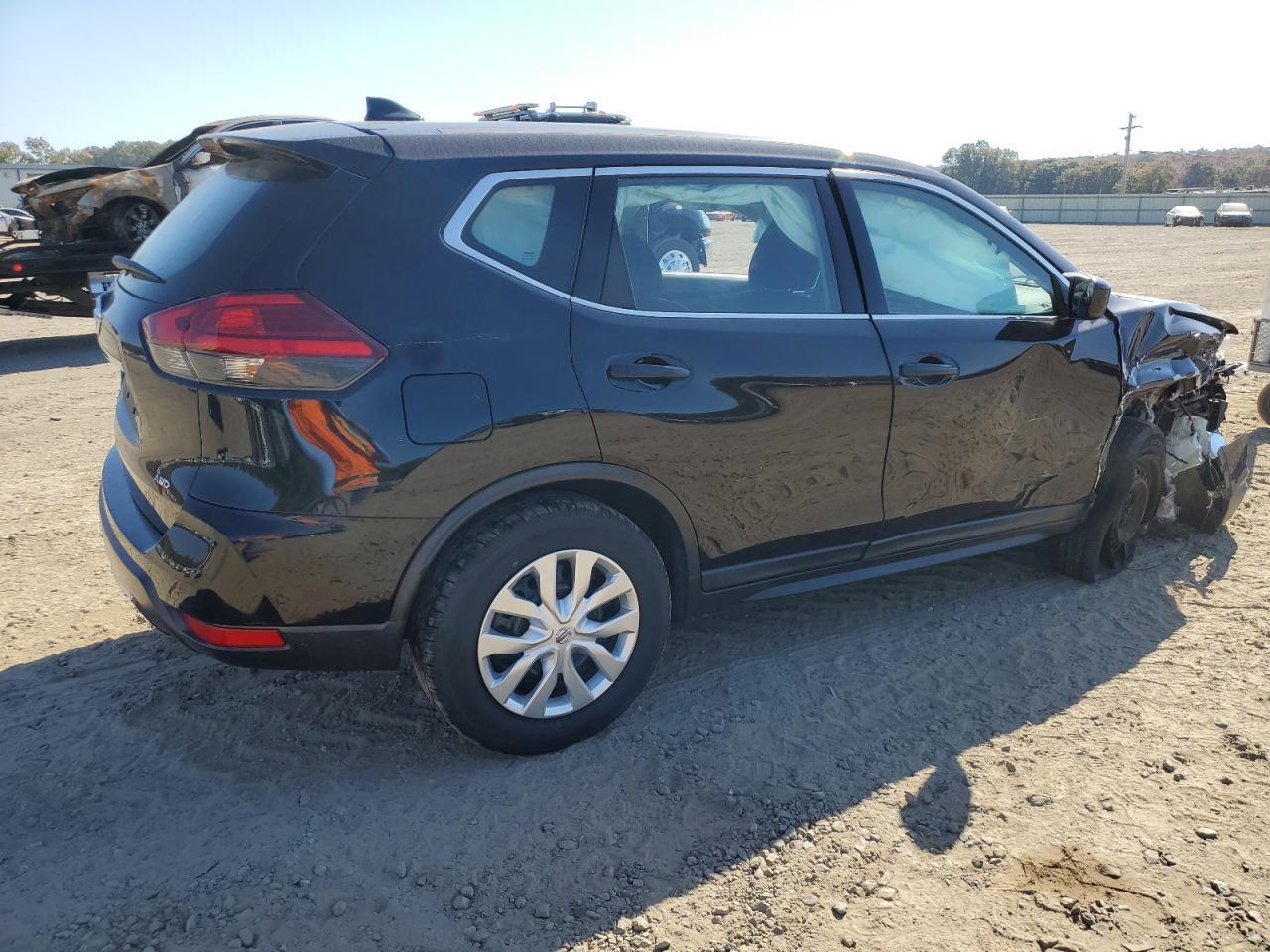 2017 NISSAN ROGUE S - Фото 3