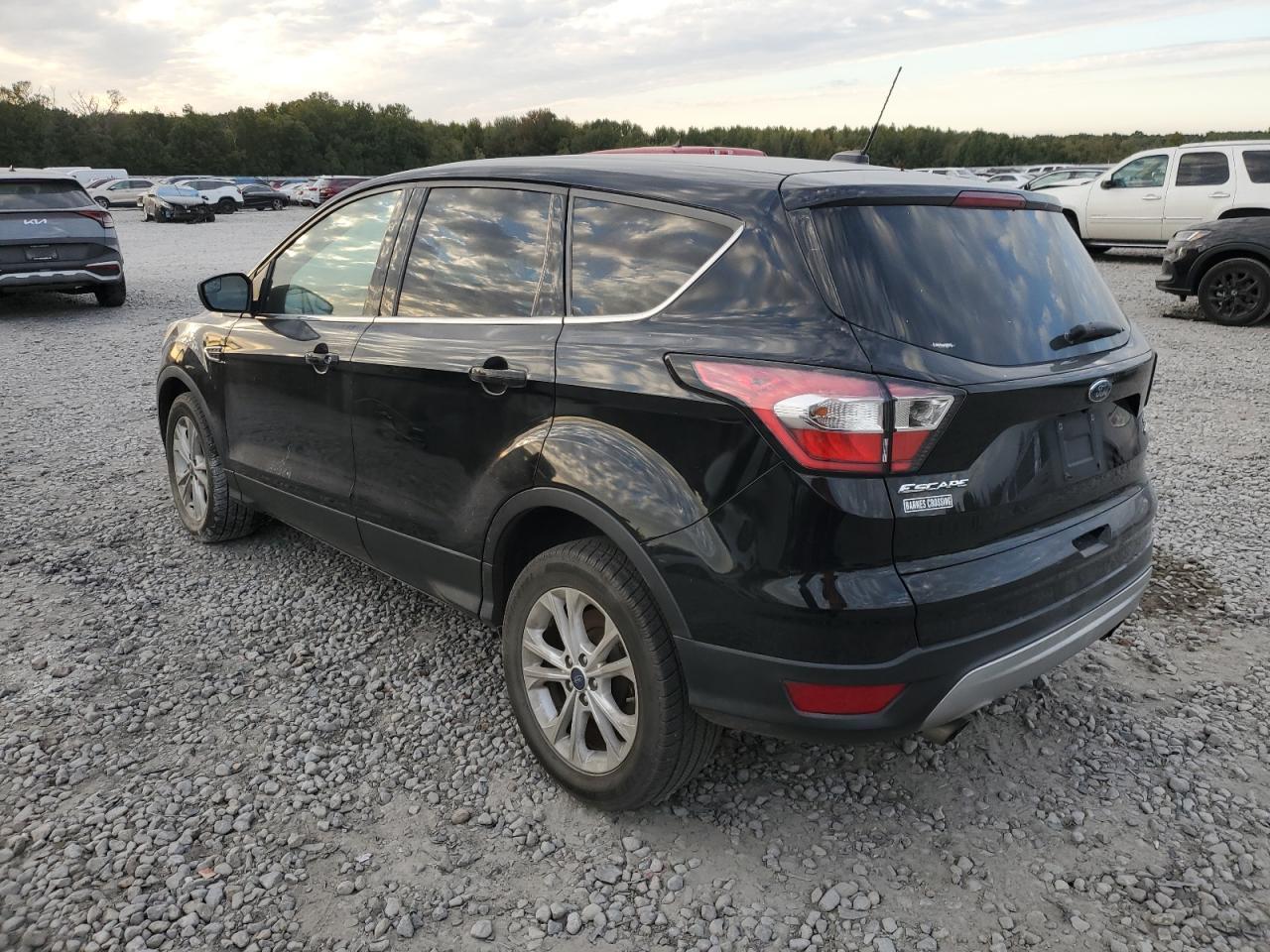 2017 FORD ESCAPE SE - Фото 2