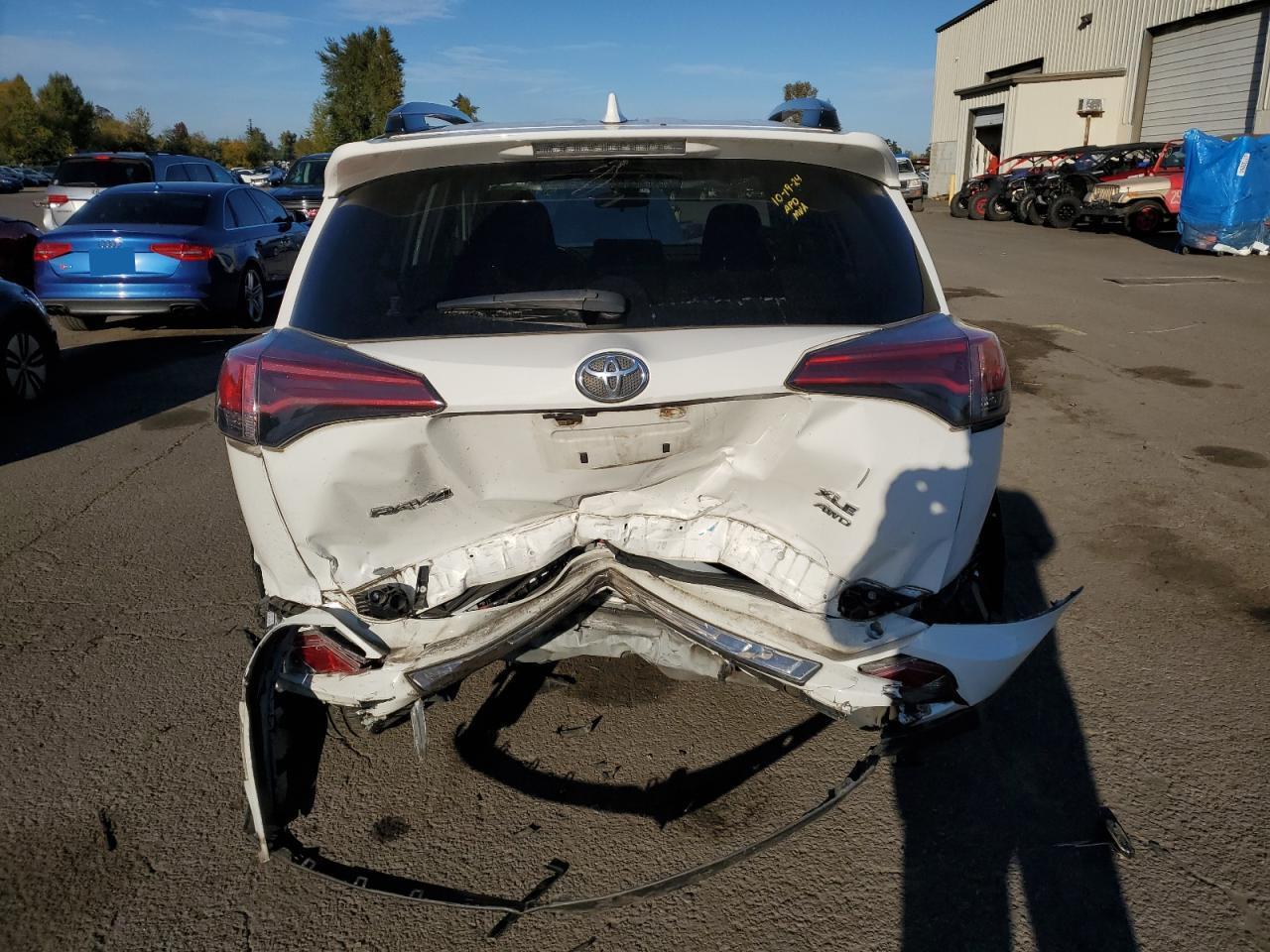 2017 TOYOTA RAV4 XLE - Image 6