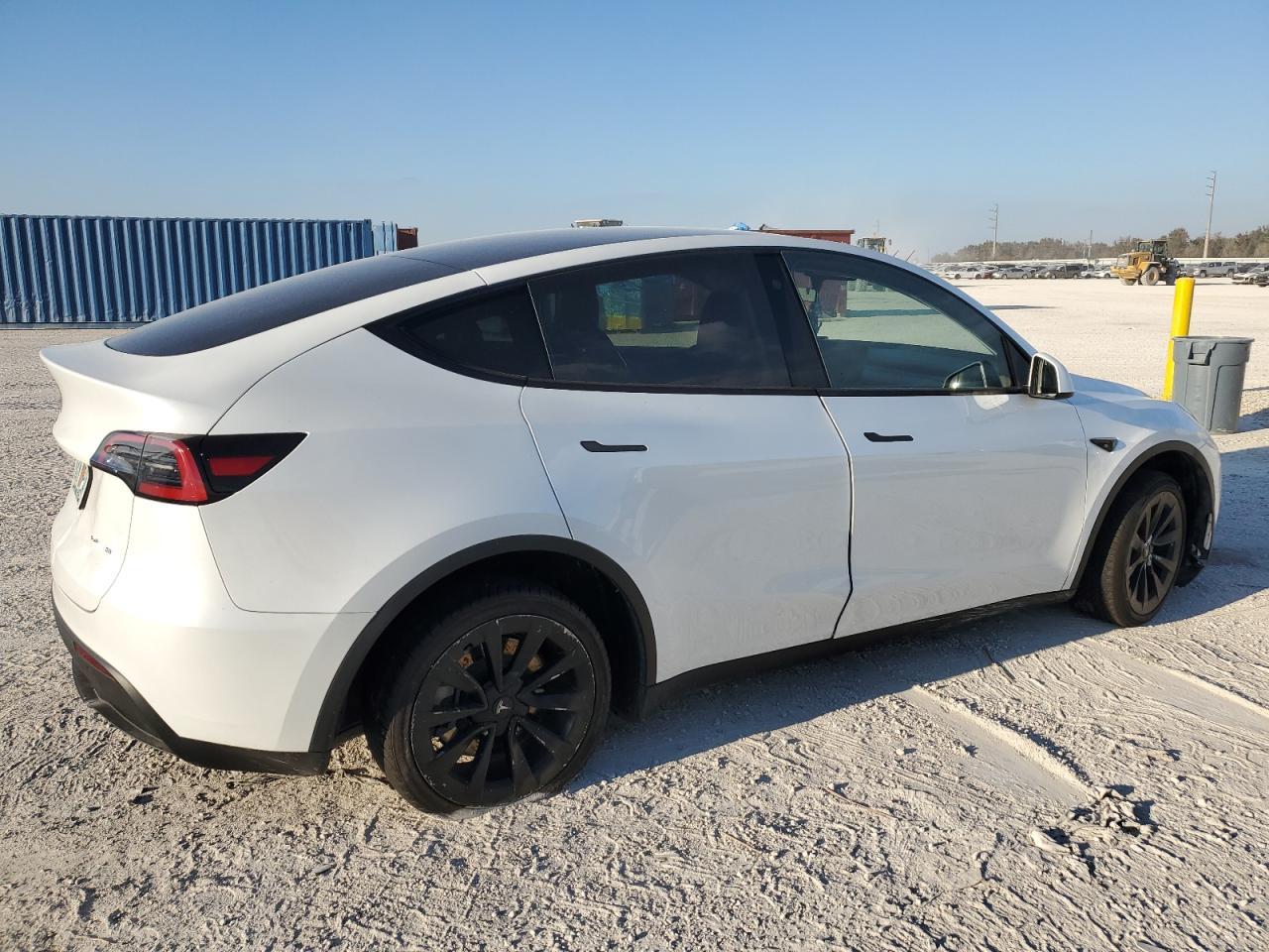 2023 TESLA MODEL Y - Фото 3