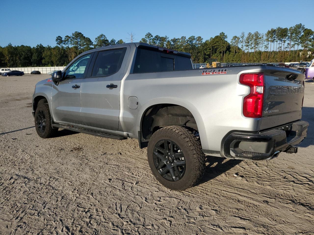 2024 CHEVROLET SILVERADO - Image 2