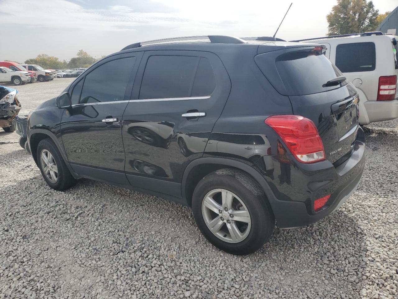 2019 CHEVROLET TRAX 1LT - Фото 2