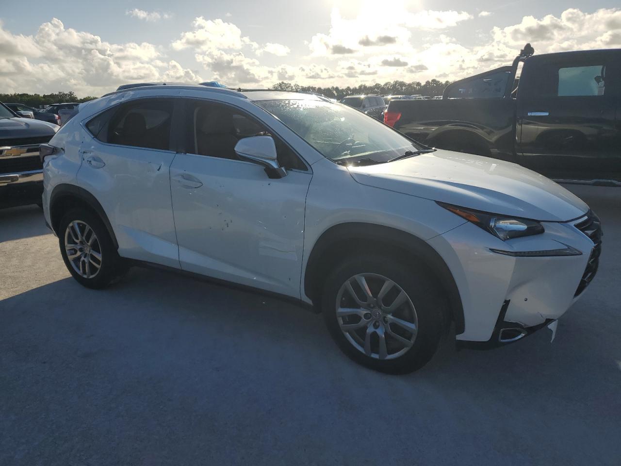 2016 LEXUS NX 200T BA - Фото 4