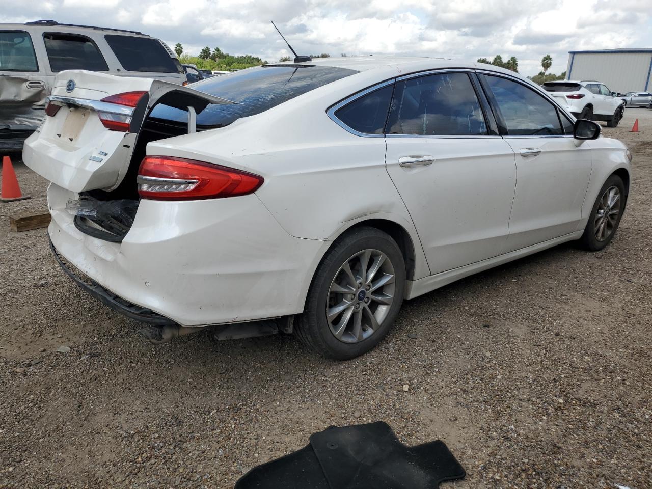 2017 FORD FUSION SE - Фото 3