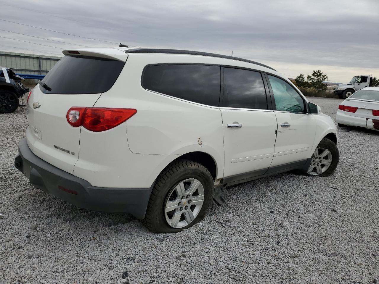 2012 CHEVROLET TRAVERSE L - Фото 3