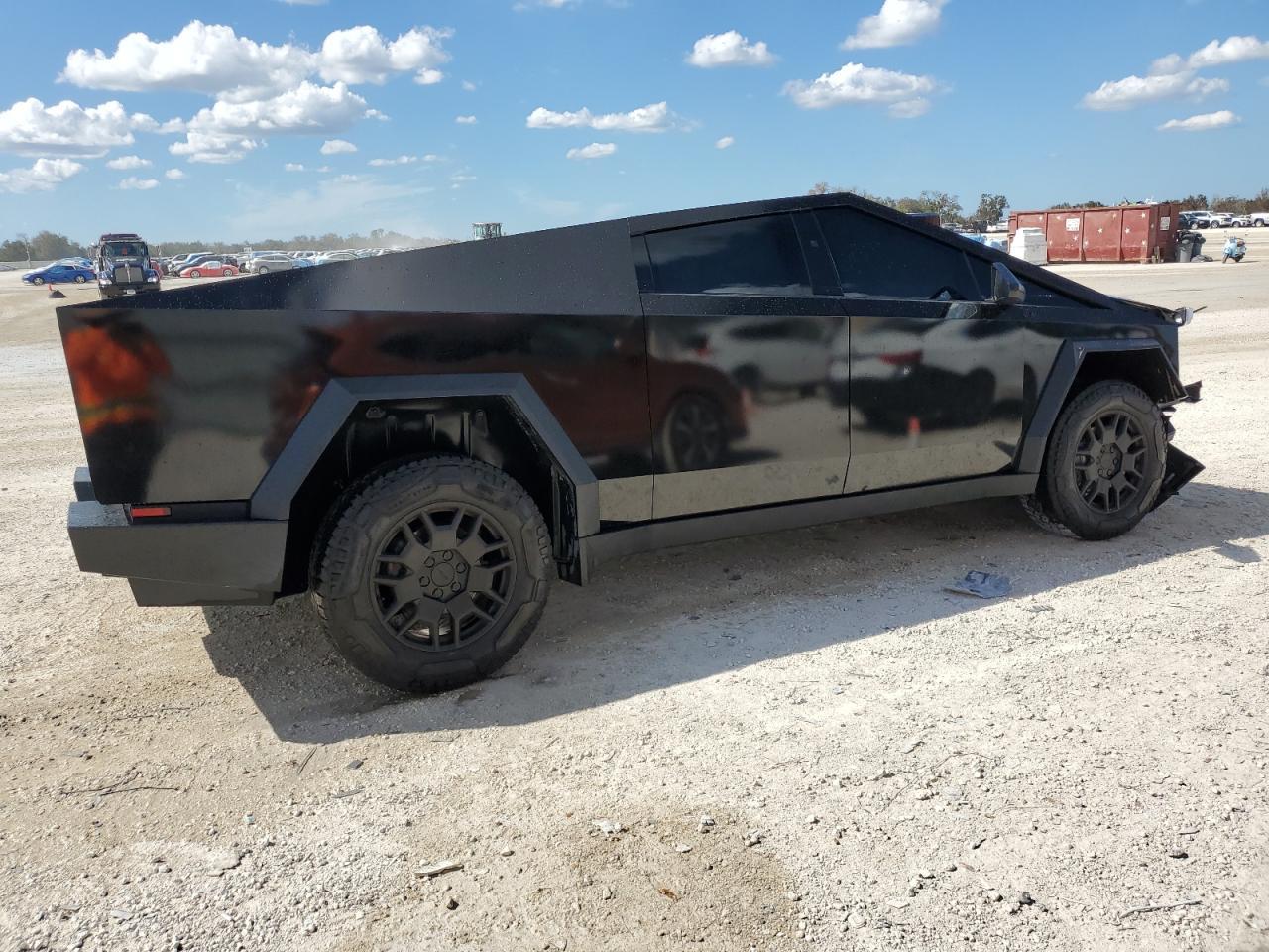 2024 TESLA CYBERTRUCK - Фото 3