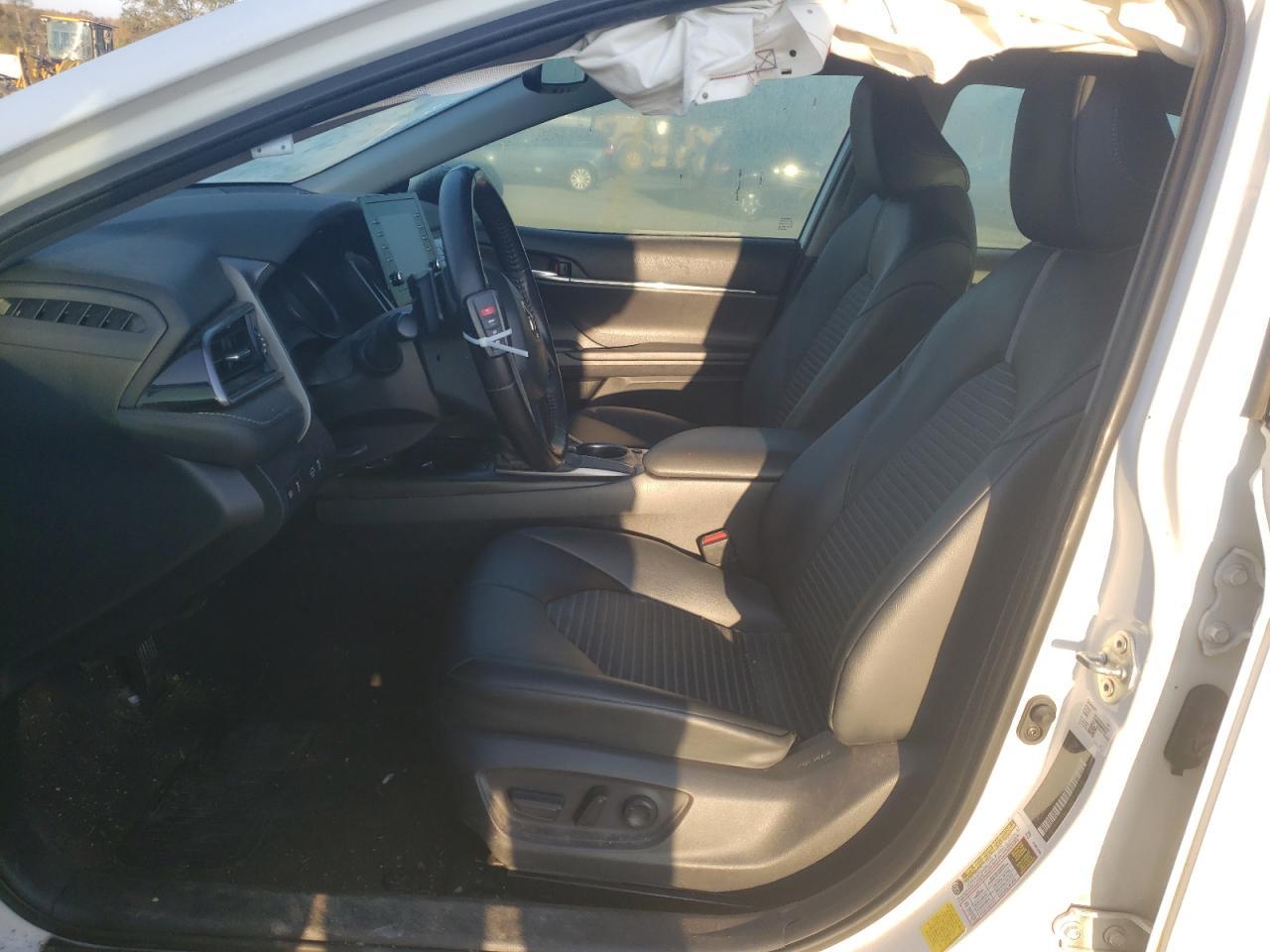 2021 TOYOTA CAMRY SE - Фото 7