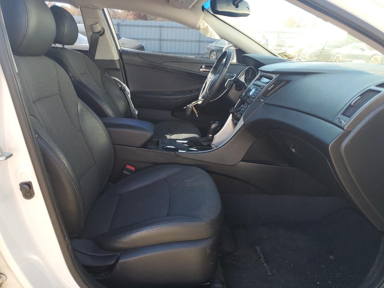 2013 HYUNDAI SONATA SE - Фото 7