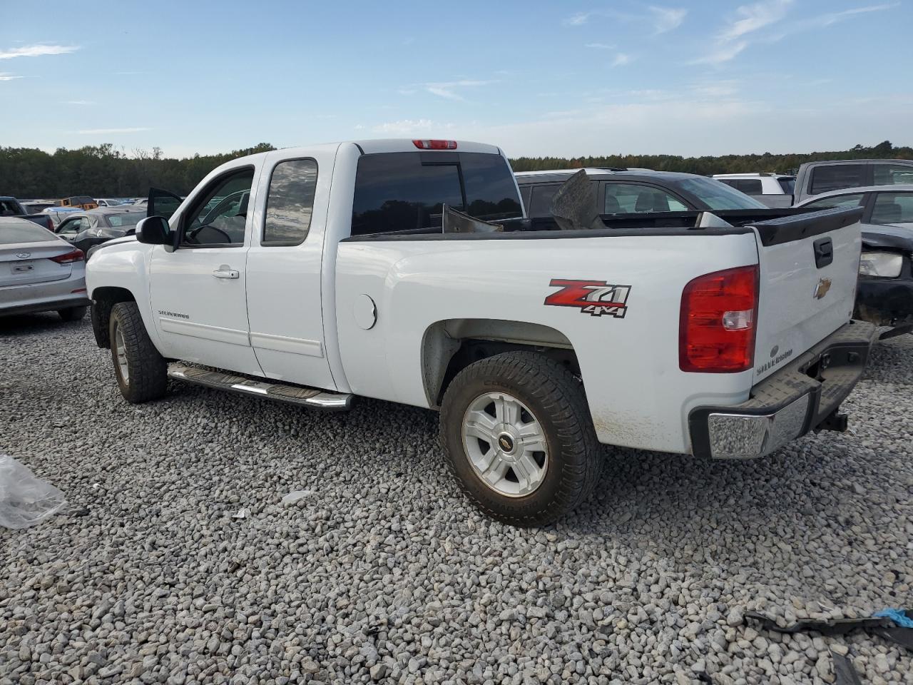 2013 CHEVROLET SILVERADO - Image 2