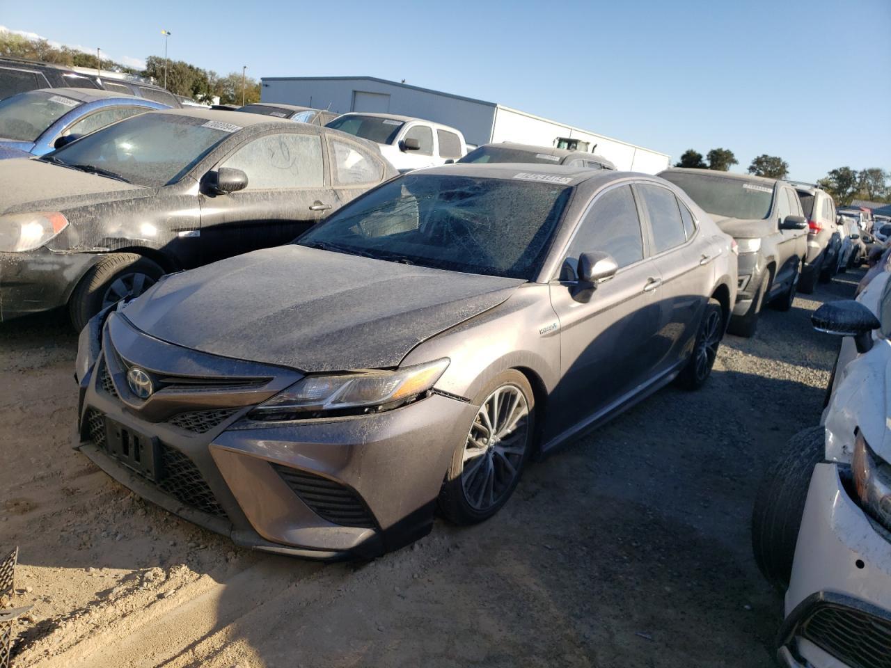 2020 TOYOTA CAMRY SE