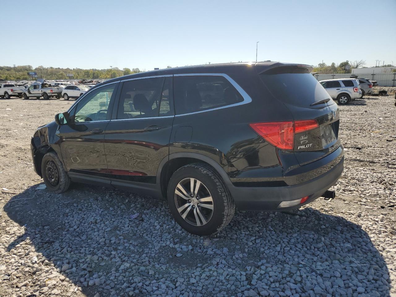 2017 HONDA PILOT EXL - Image 2