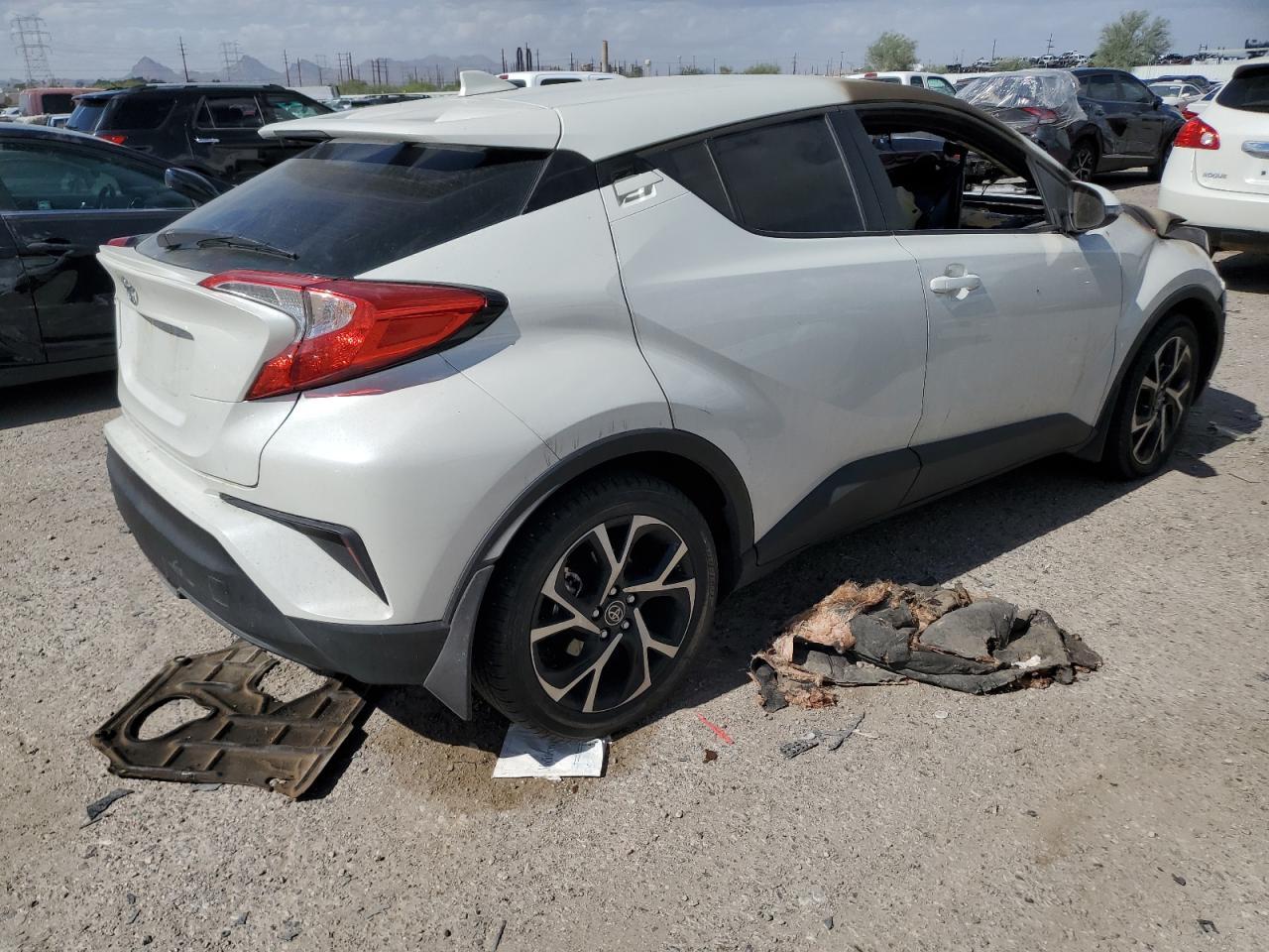 2018 TOYOTA C-HR XLE - Image 3