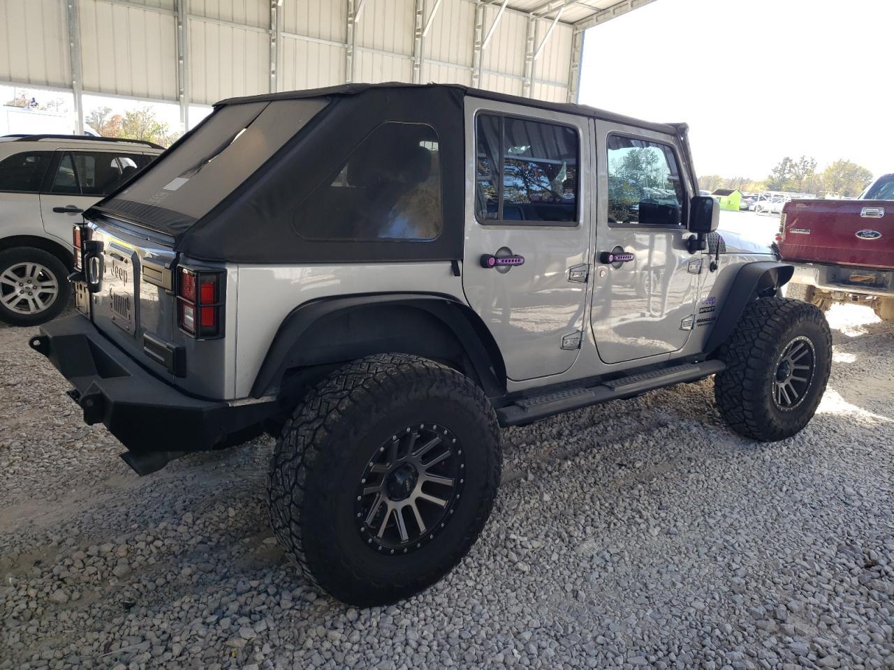 2017 JEEP WRANGLER U - Image 3