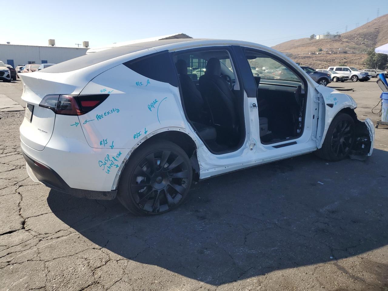 2024 TESLA MODEL Y - Image 3