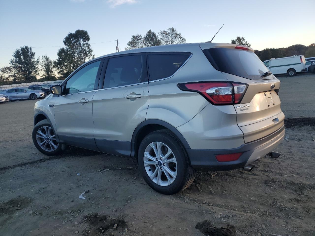 2017 FORD ESCAPE SE - Фото 2