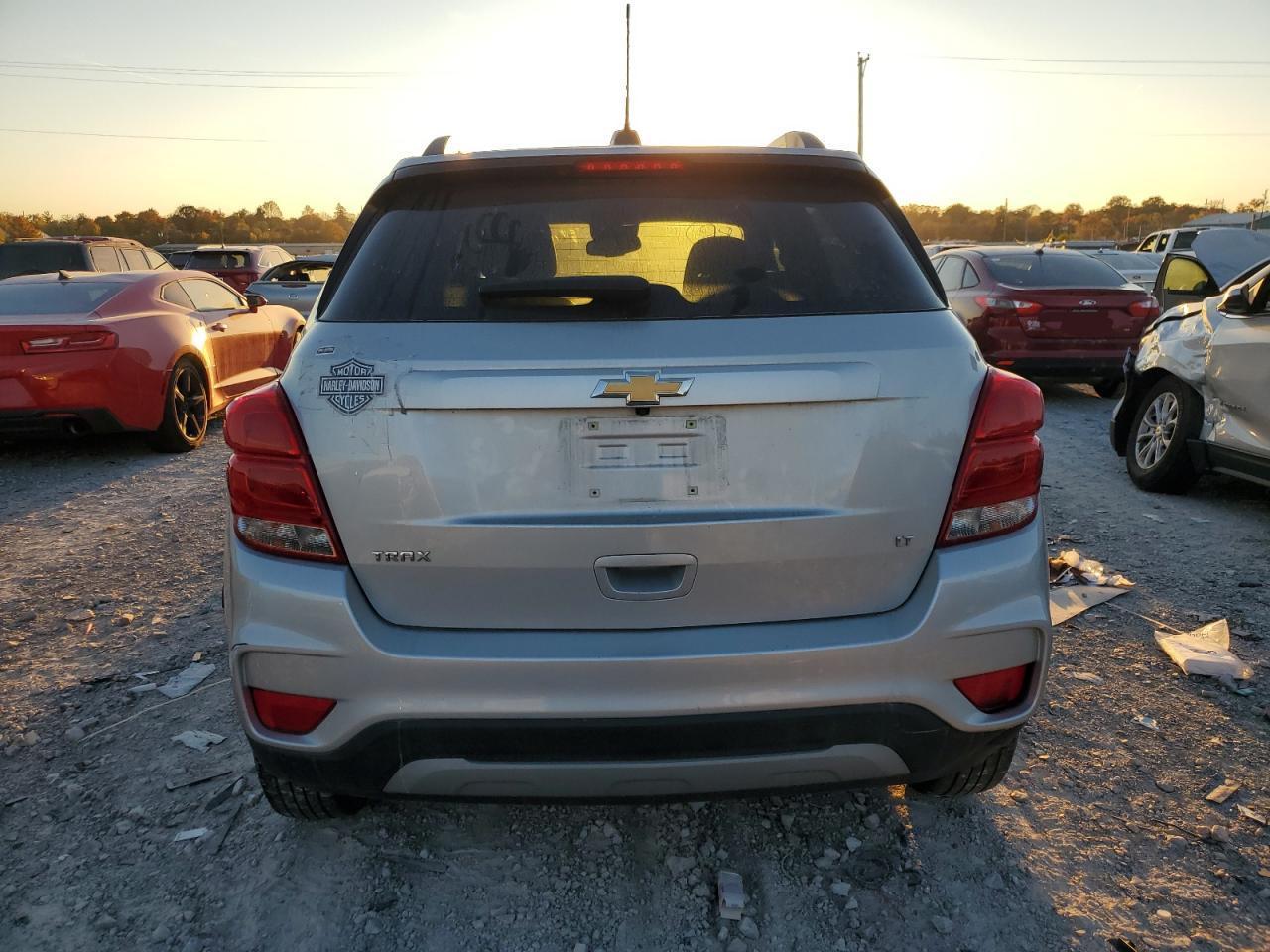 2019 CHEVROLET TRAX 1LT - Фото 6