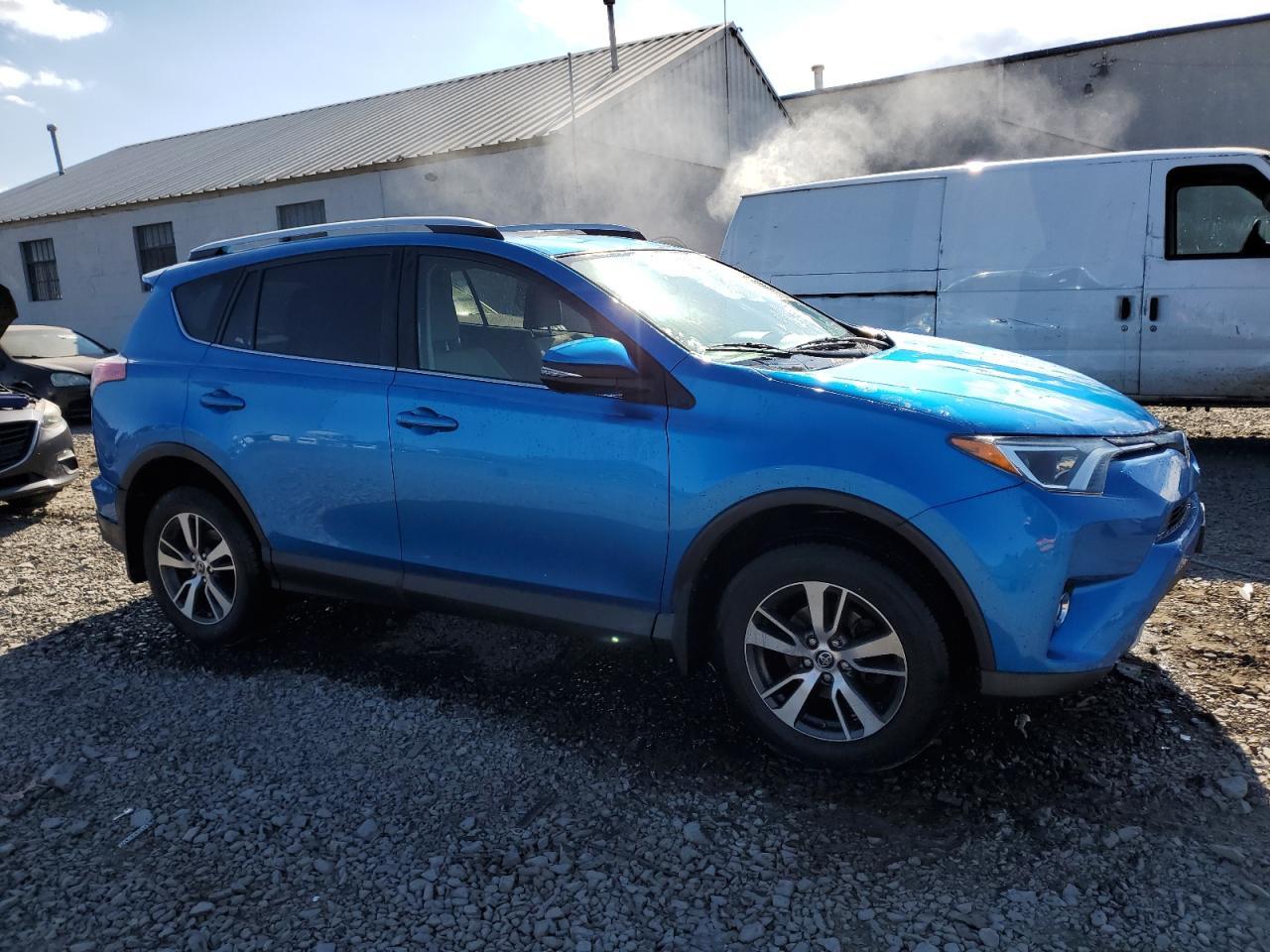 2016 TOYOTA RAV4 XLE - Image 4