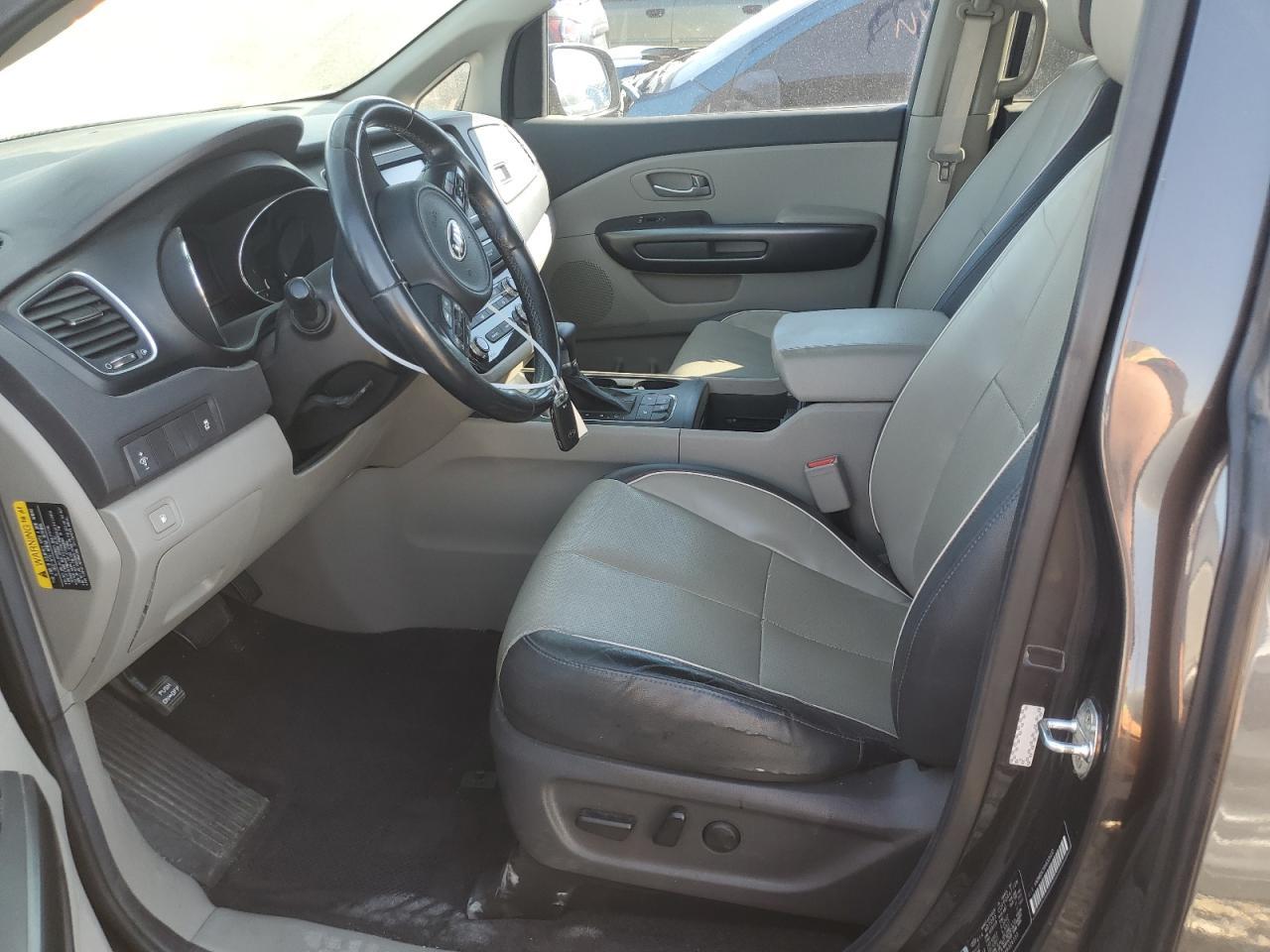 2017 KIA SEDONA LX - Image 7