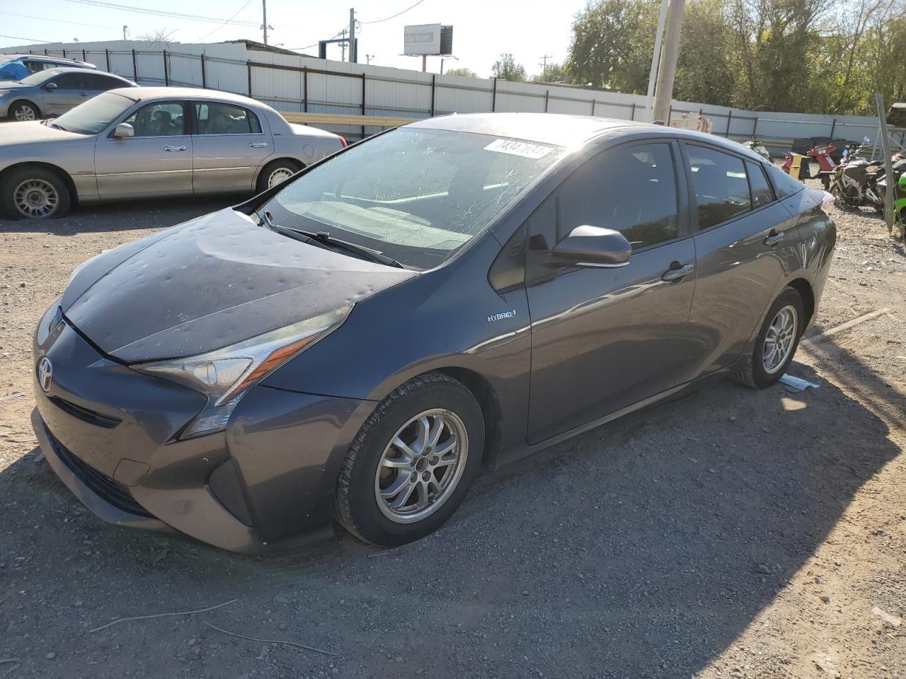 2016 TOYOTA PRIUS